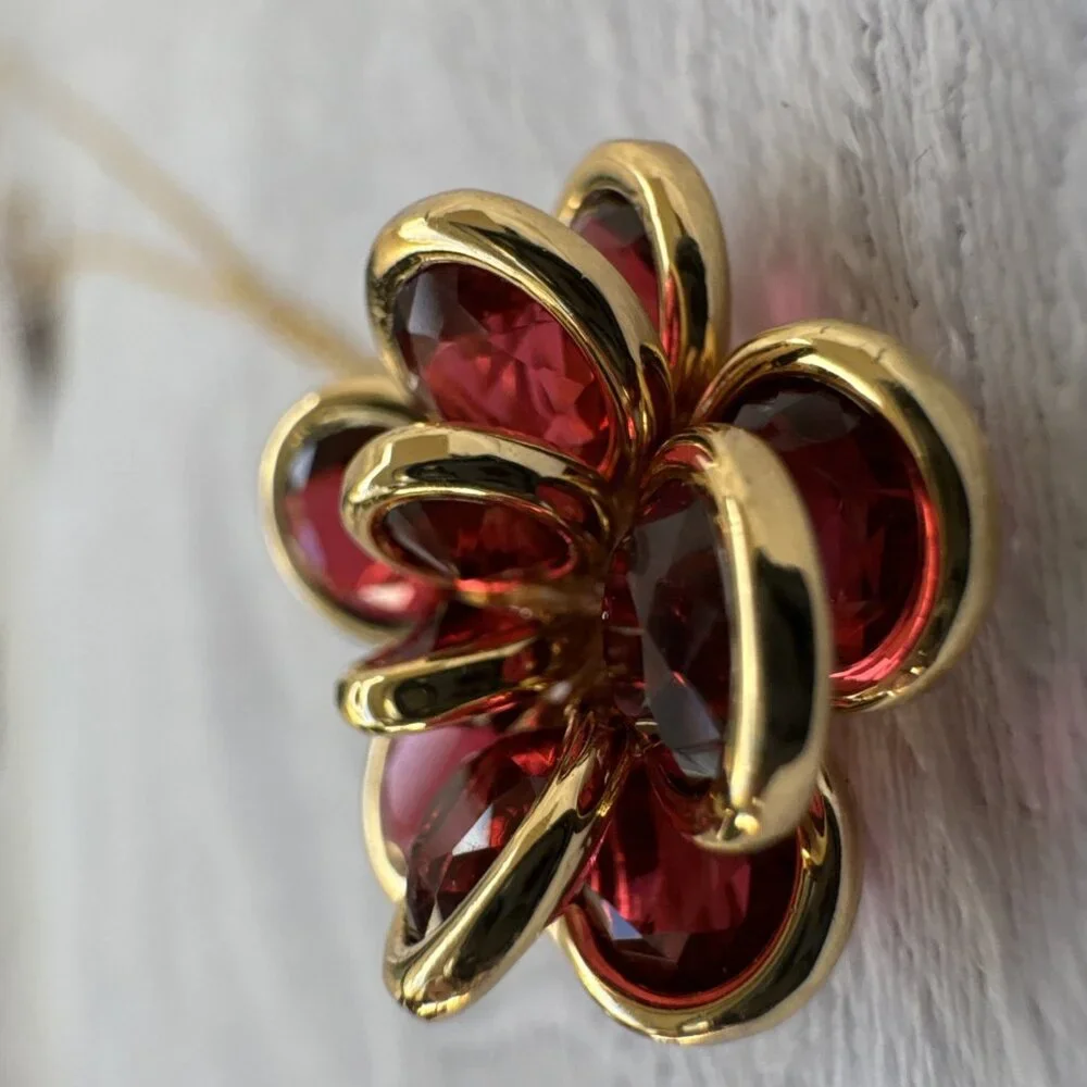 Kate Spade Gold Tone Crystal Ruby Flower Pendant Necklace Fashion Trendy NEW